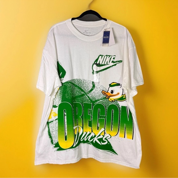 Oregon Ducks Nike Streetwear Basketball 90s Hoop Max White Men’s T-Shirt Size XL - Picture 1 of 9